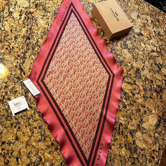 COACH❤️SIGNATURE SILK DIAMOND SCARF~ROUGE ~NEW WITH TAG & COACH BOX - Picture 6 of 7